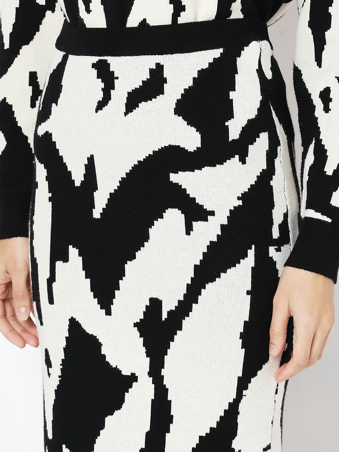 Monochrome High Rise Co-Ord Set Skirt