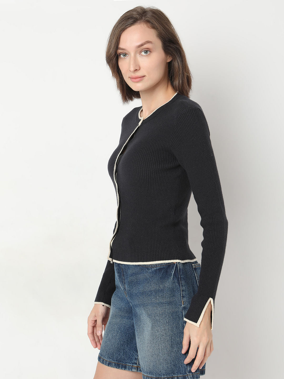 Black O-Neck Buttoned Cardigan