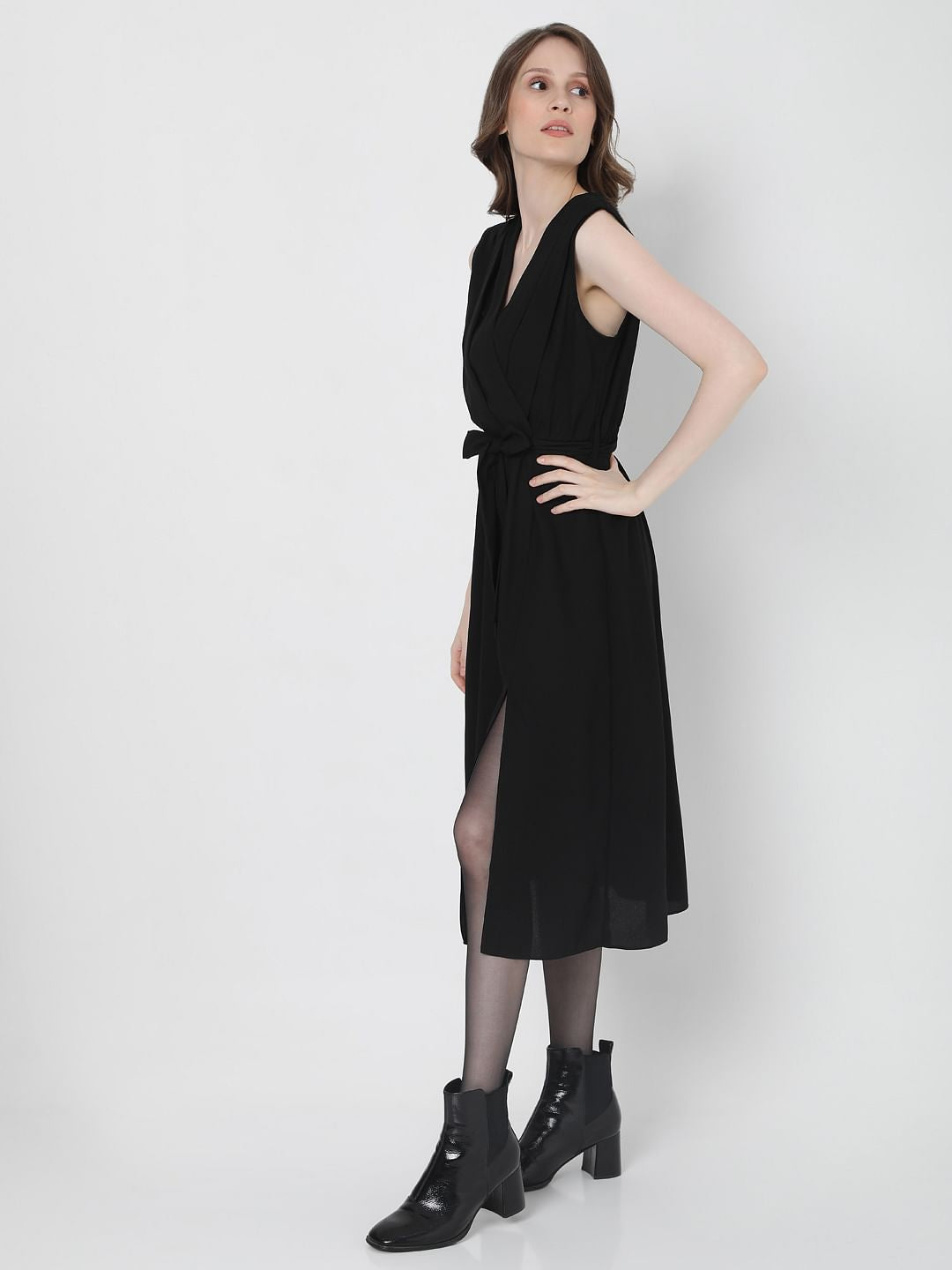 Black Sleeveless Midi Dress