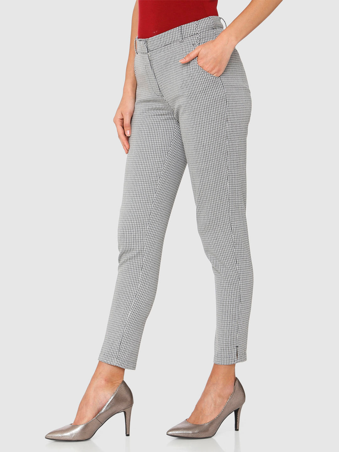 Grey Mid Rise Checks Ankle Length Slim Fit Pants