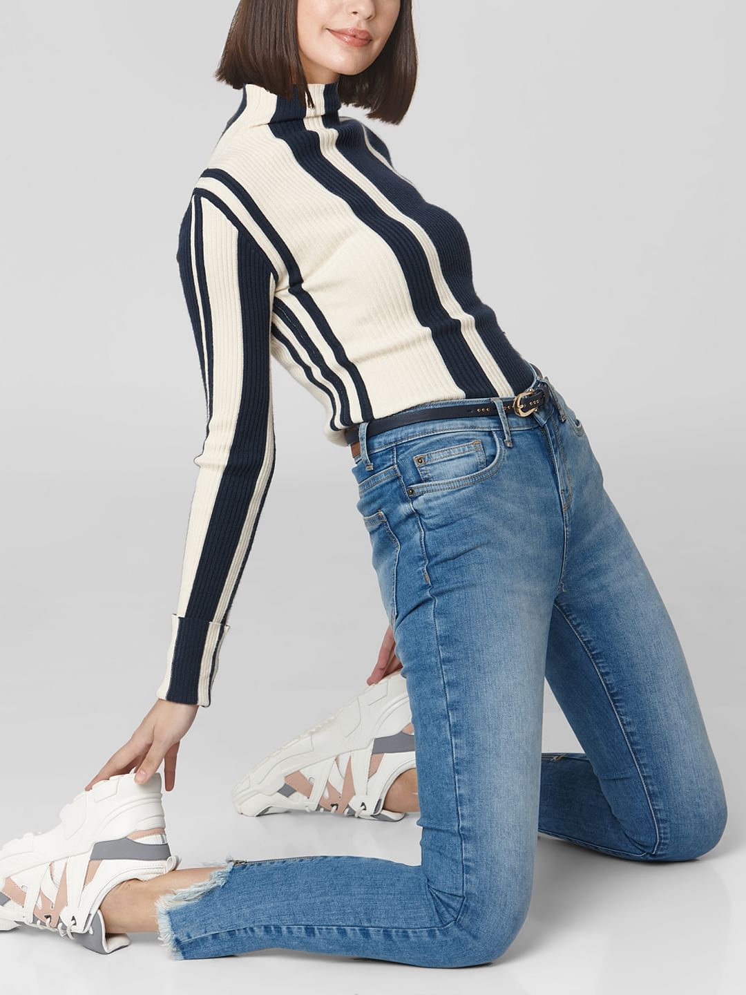 Blue Mid Rise Frayed Hem Skinny Fit Jeans