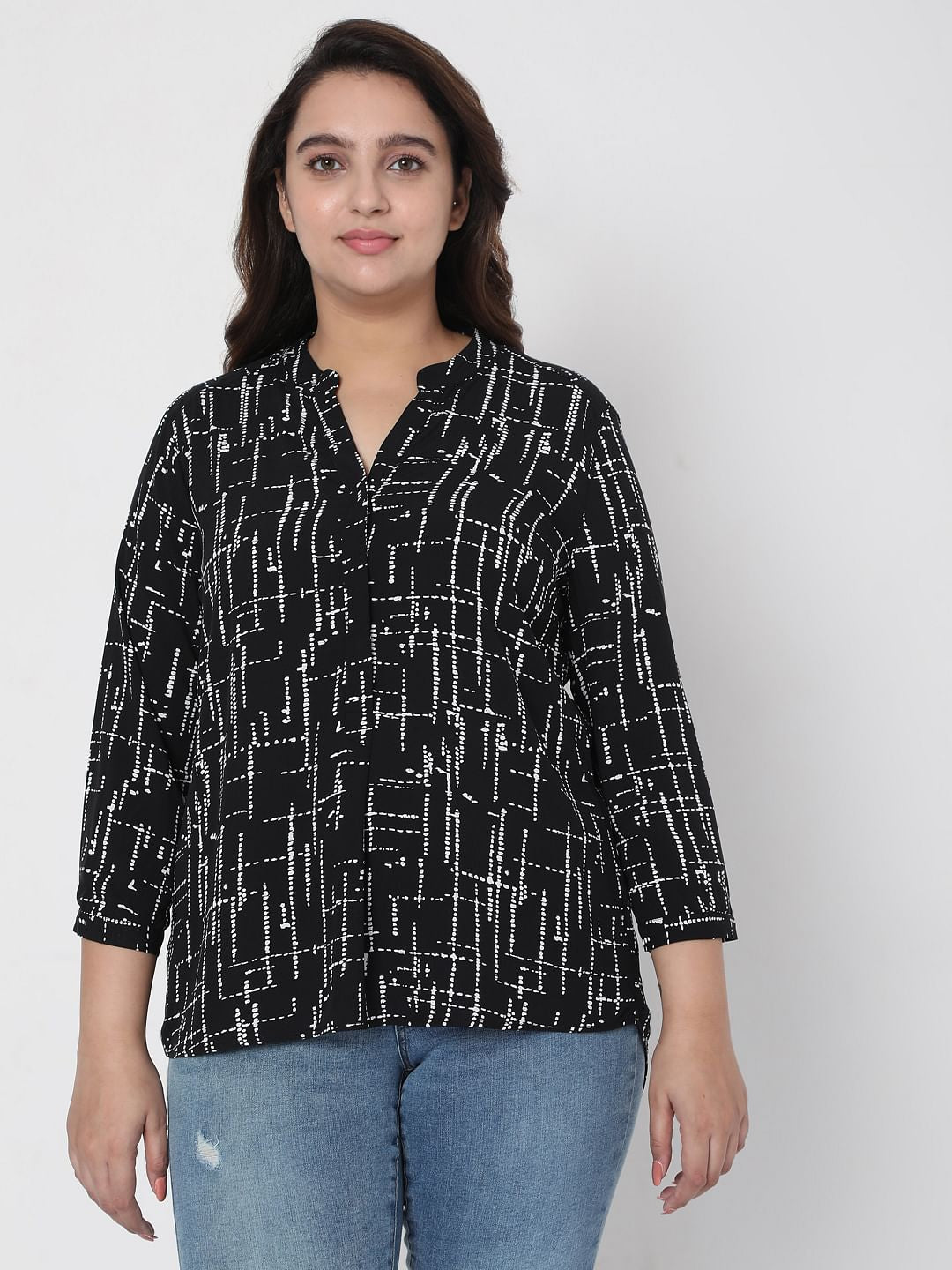 Curve Black Abstract Print Top