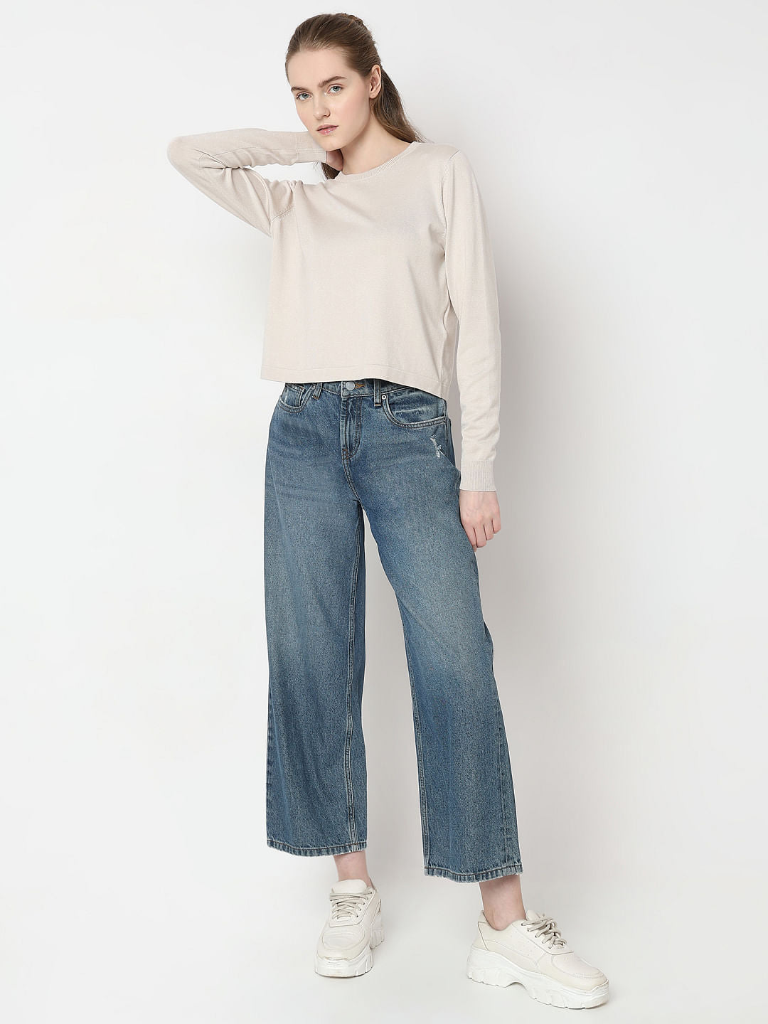 White O-Neck Short Pullover