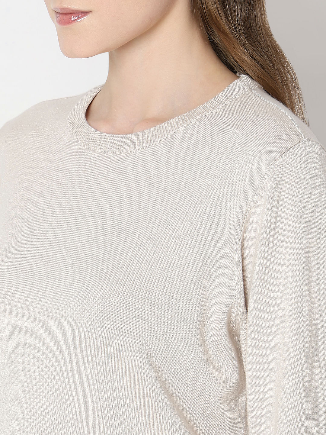 White O-Neck Short Pullover