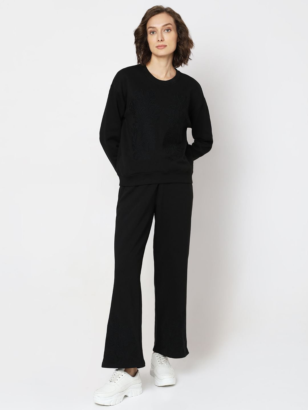 Black Embroidery Sweatshirt