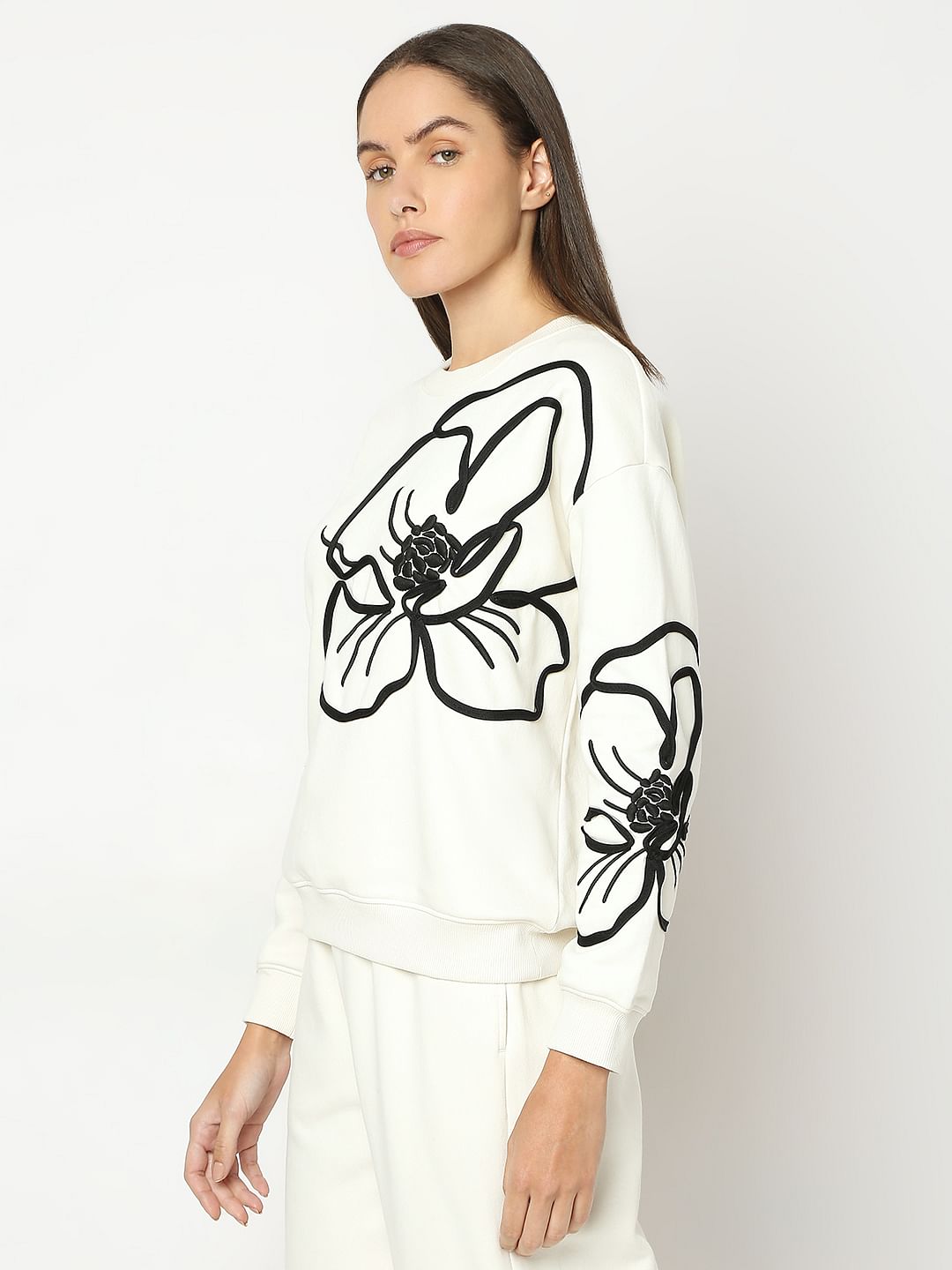 White Flower Embroidery Sweatshirt