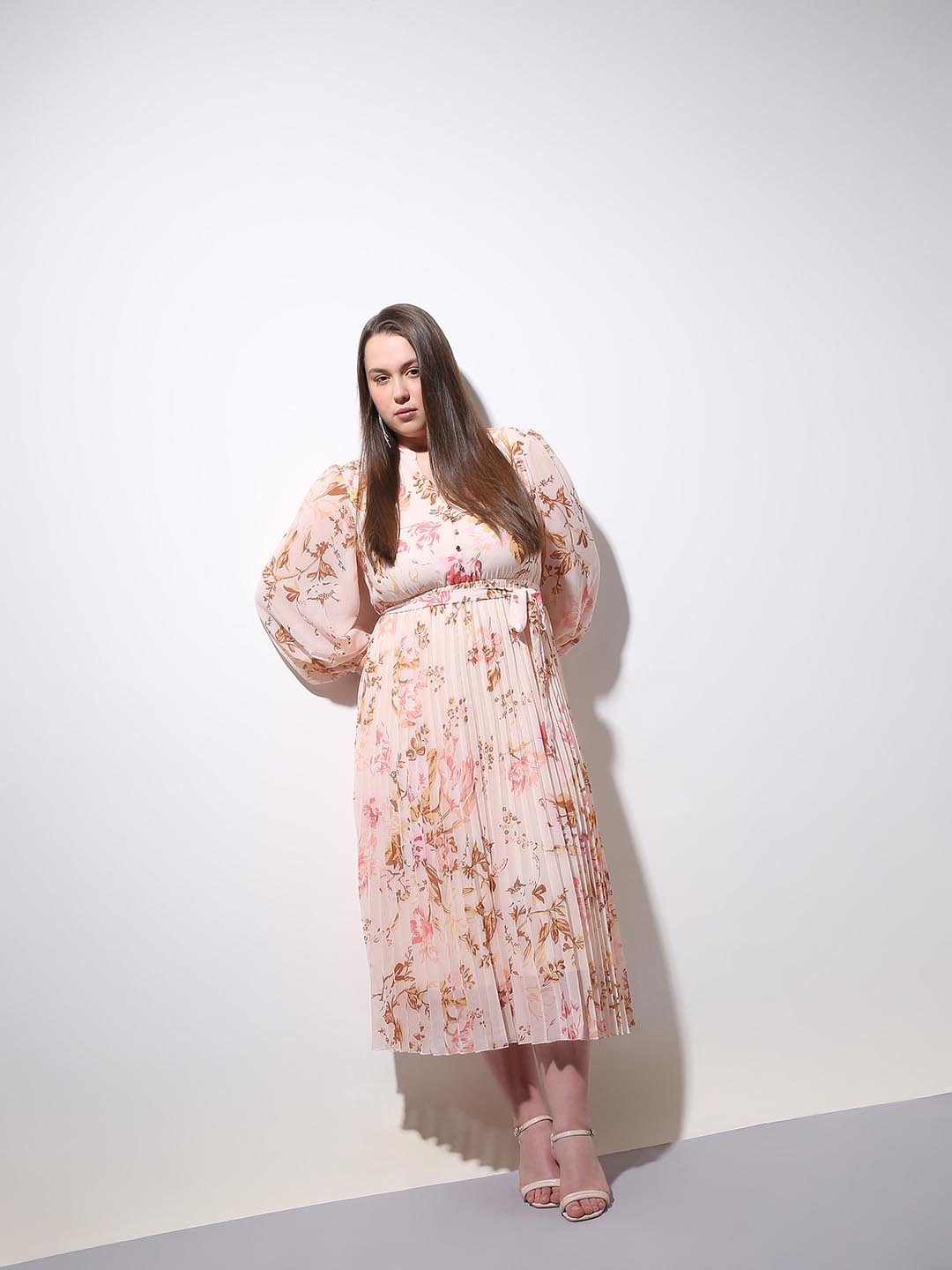 Vero Moda Curve Peach Floral Midaxi Pleated Dress