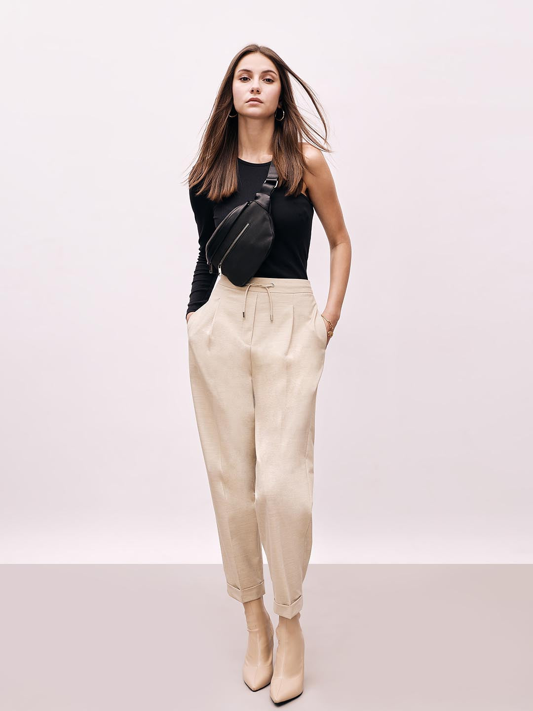 Vero Moda Beige Tapered Fit Pants