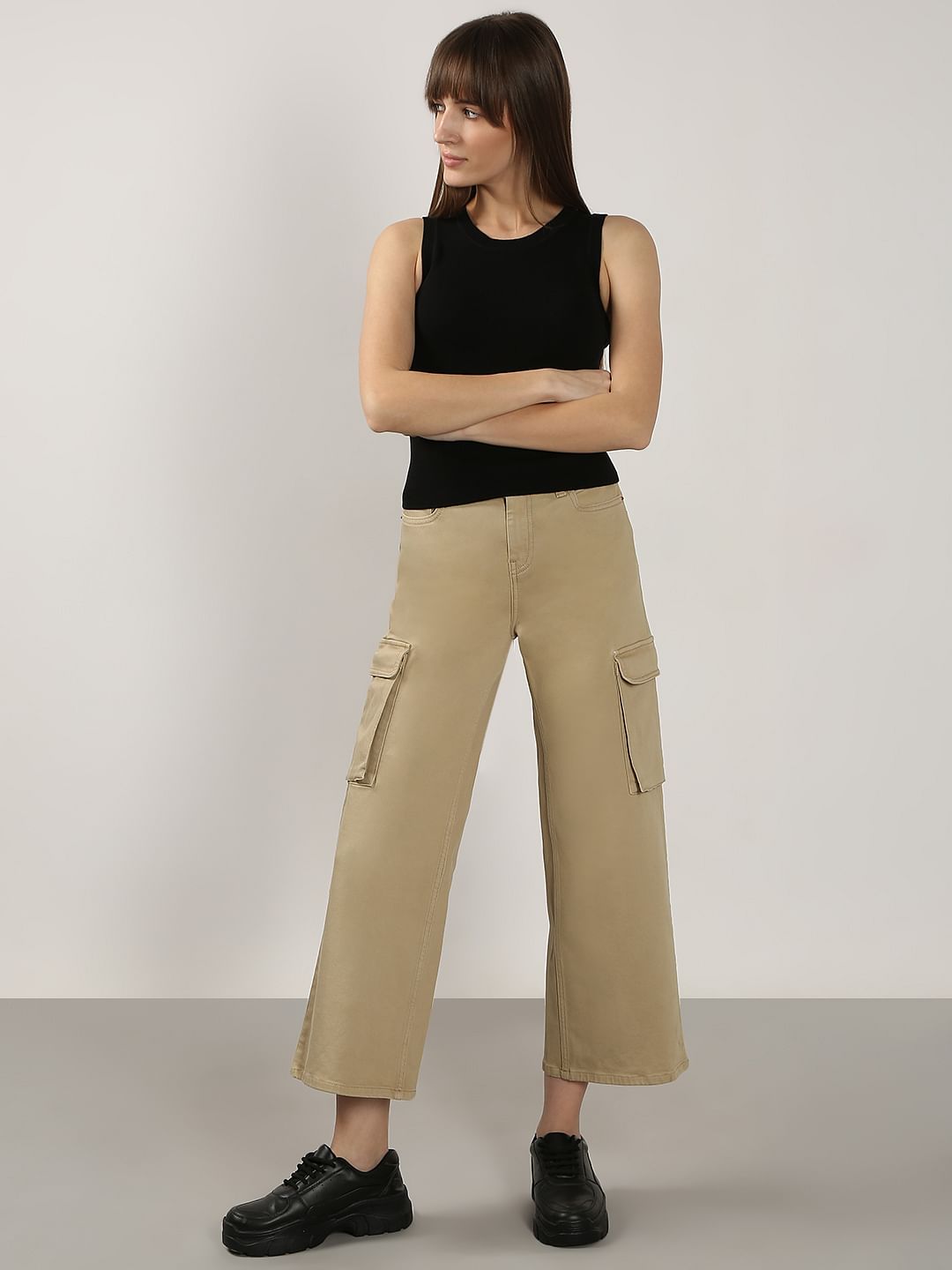 Black Sleeveless Fitted Top