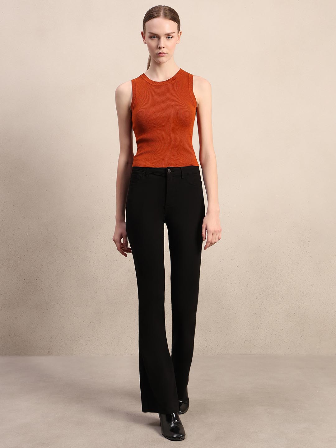 Umber Round Neck Knitted Top