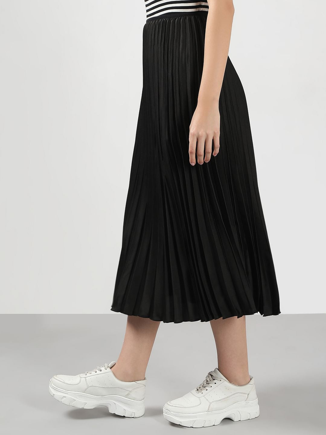 Black High Rise Pleated Midi Skirt