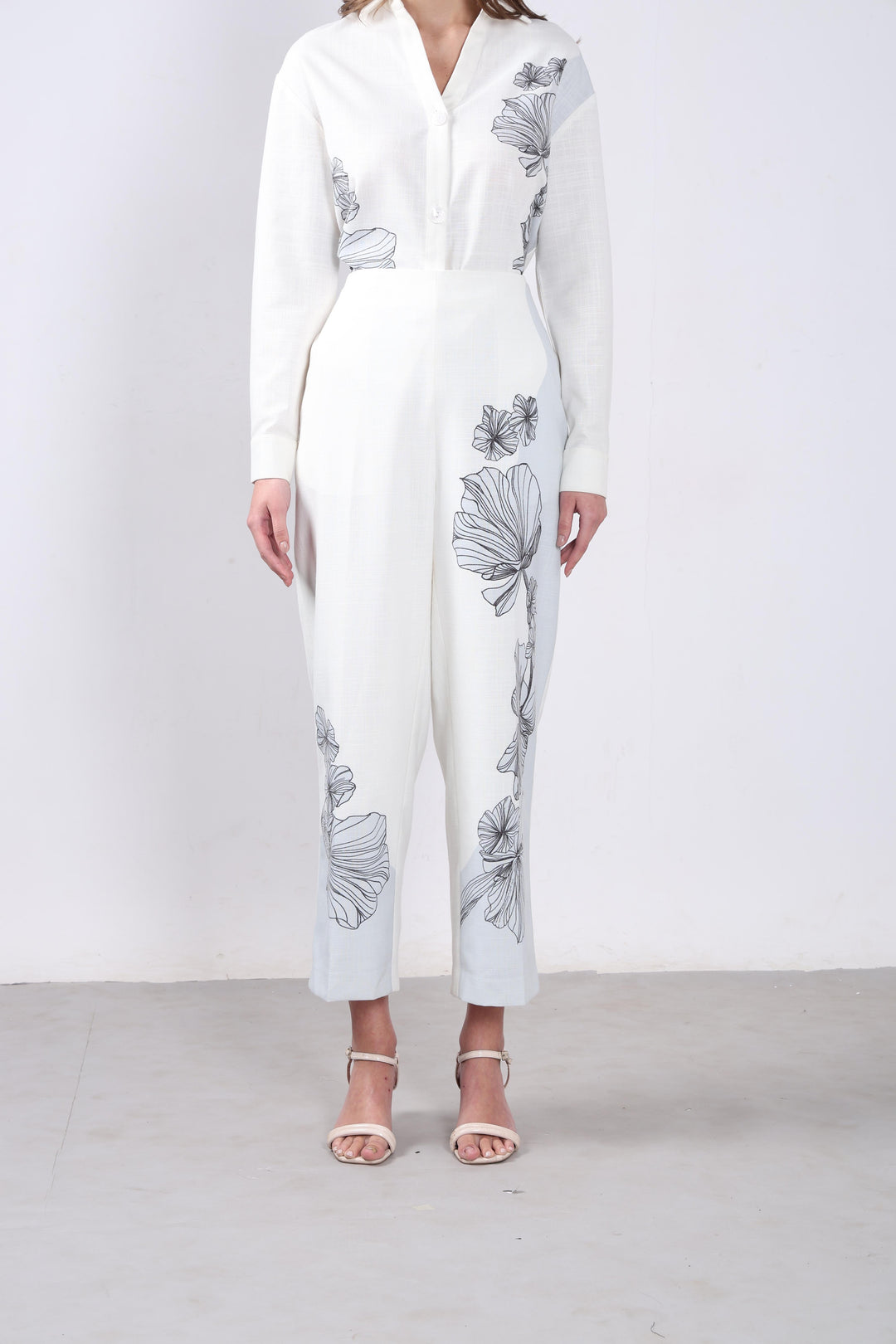 Vero Moda off-White High Rise Floral Pants