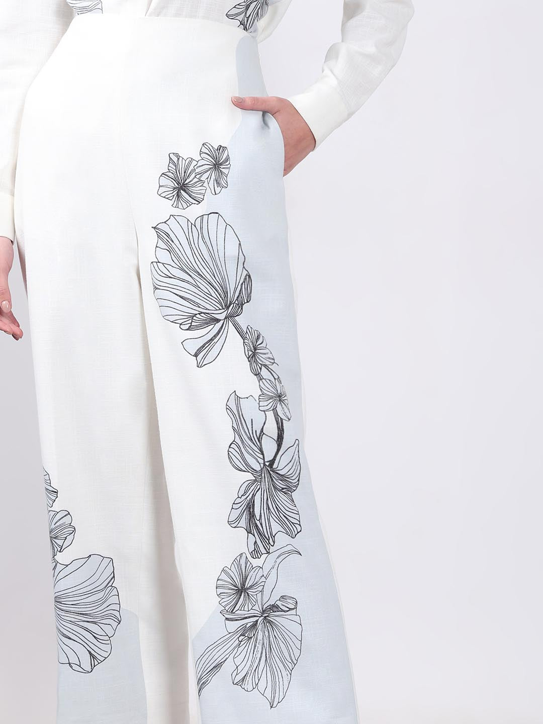 Vero Moda off-White High Rise Floral Pants