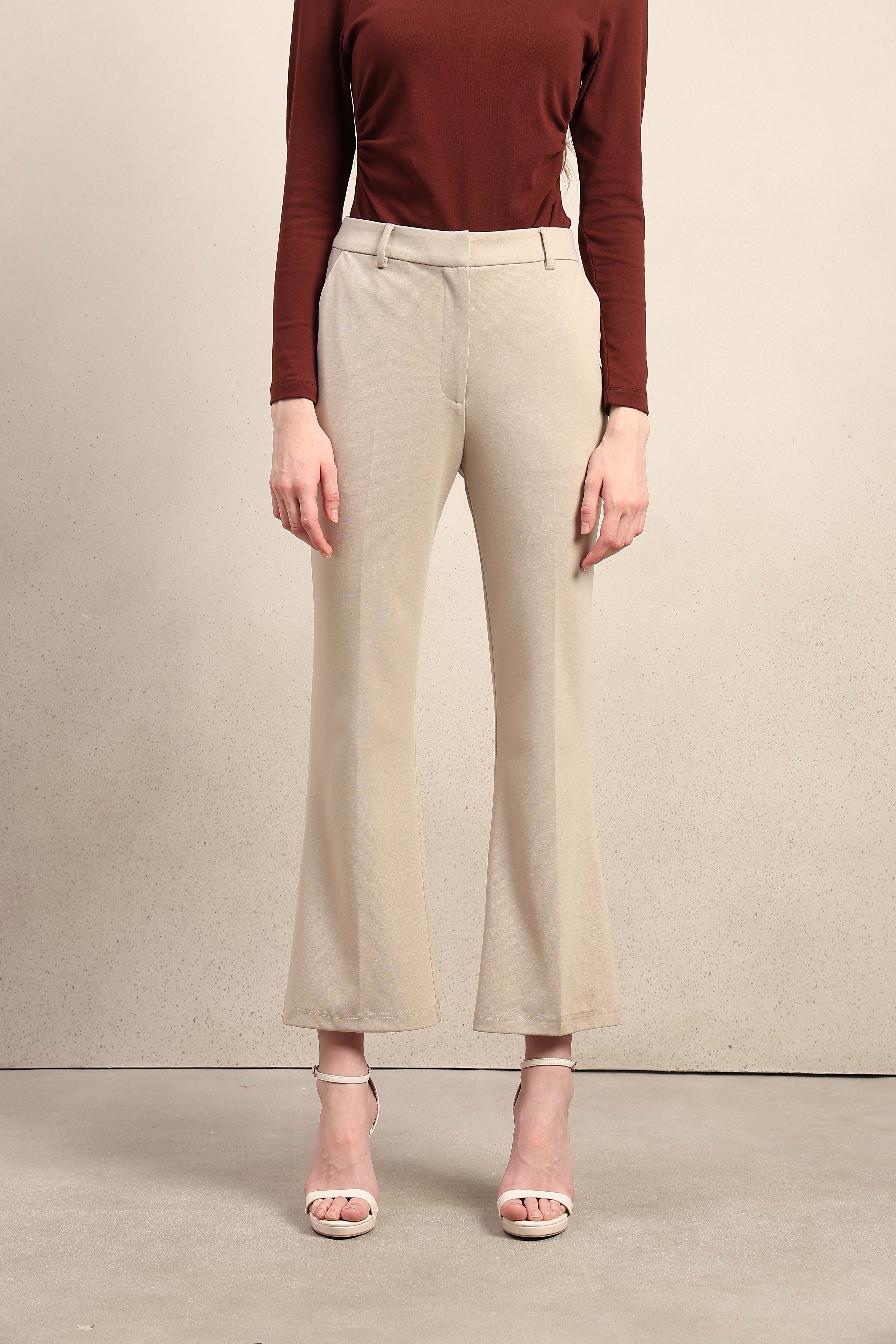 Cropped Bootcut Fit Pants