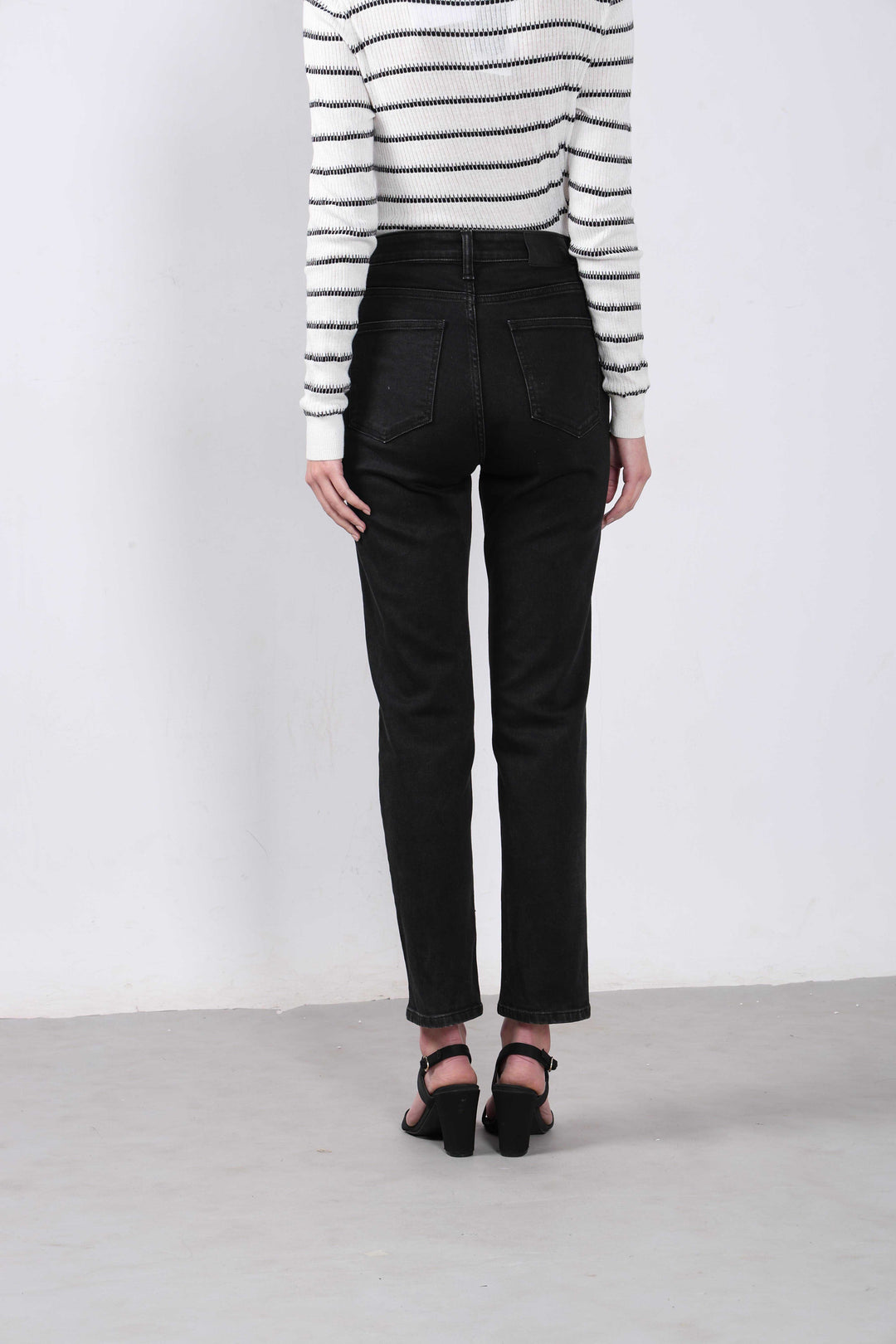 Vero Moda Black Mid Rise Slim Fit Jeans