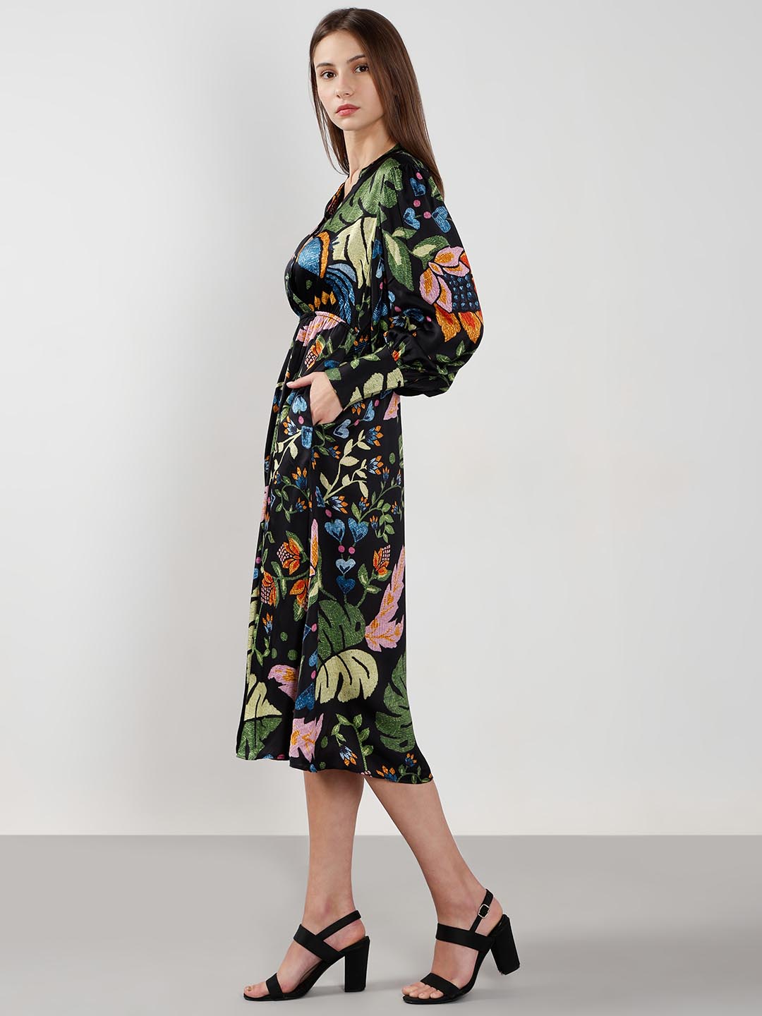 Vero Moda Black Printed Midi Dress