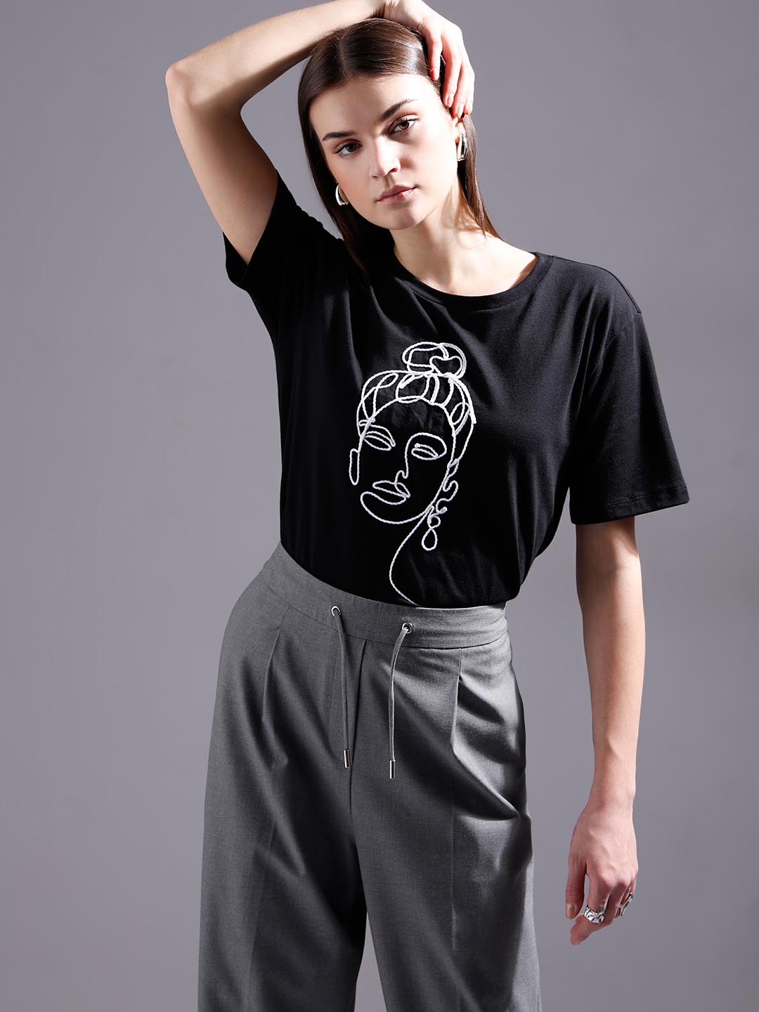 T-shirt VERO MODA Blanc Taille 46 - Neuf Sans étiquettes, Manches Courtes, Col Bande, Style Hippie Basique