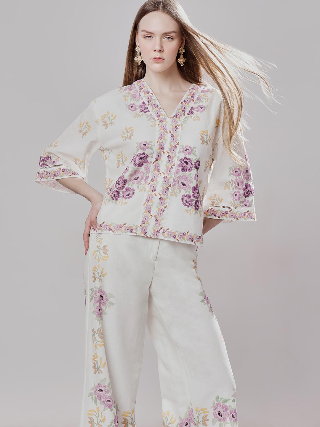 Vero Moda White Printed V-Neck Top