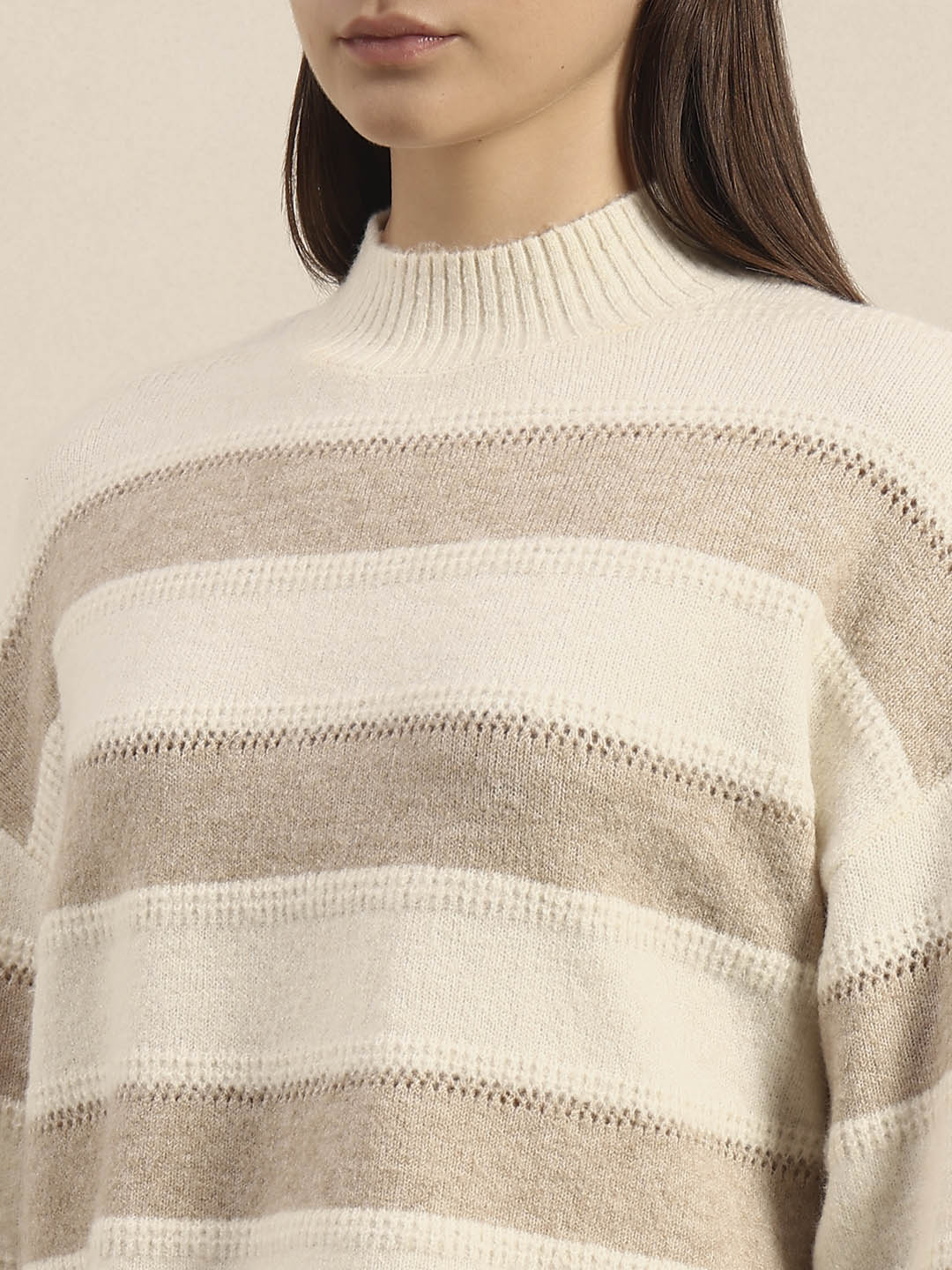 High-Neck Colourblocked Pullover - Beige