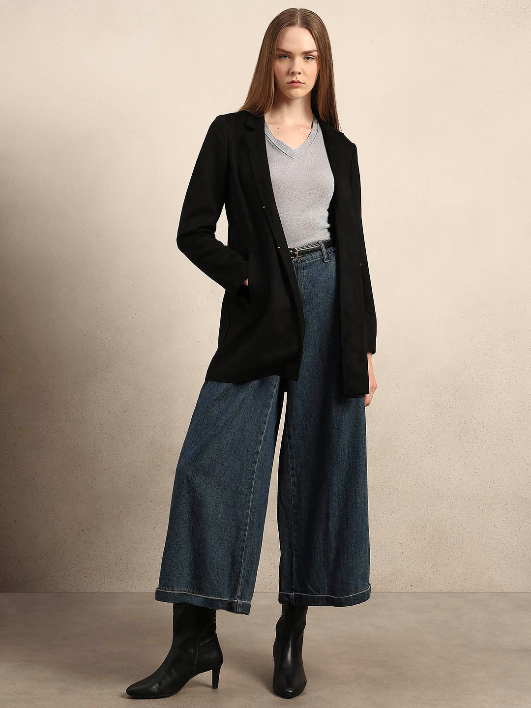 Long V-Neck Jacket - Black