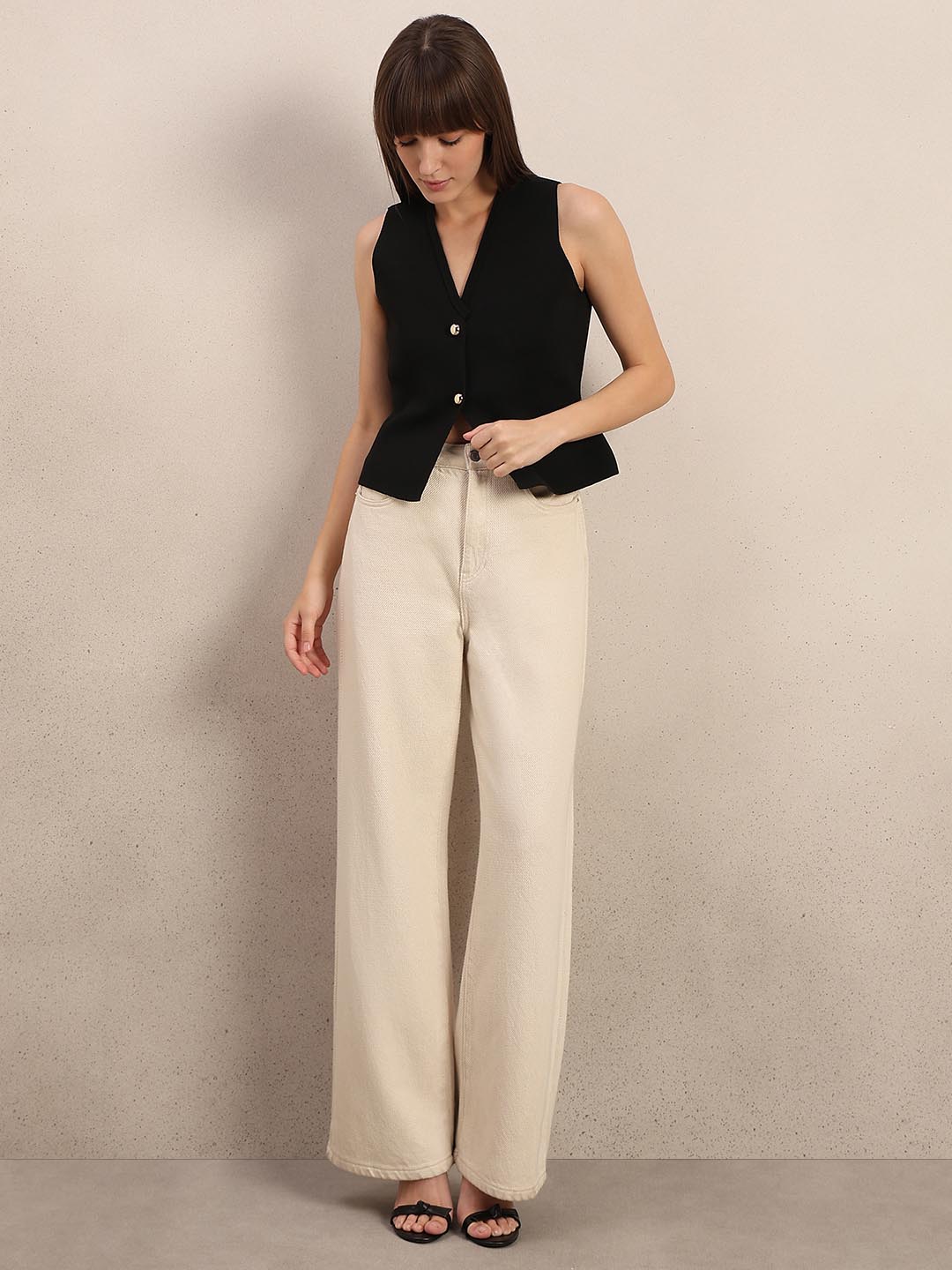 Black Sleeveless Vest