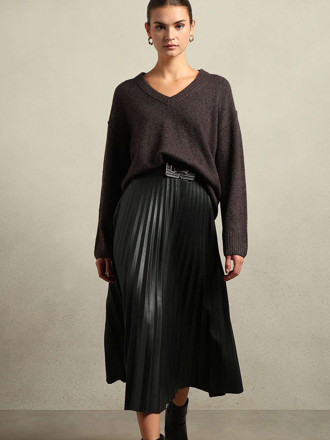 Deep Brown V-Neck Pullover