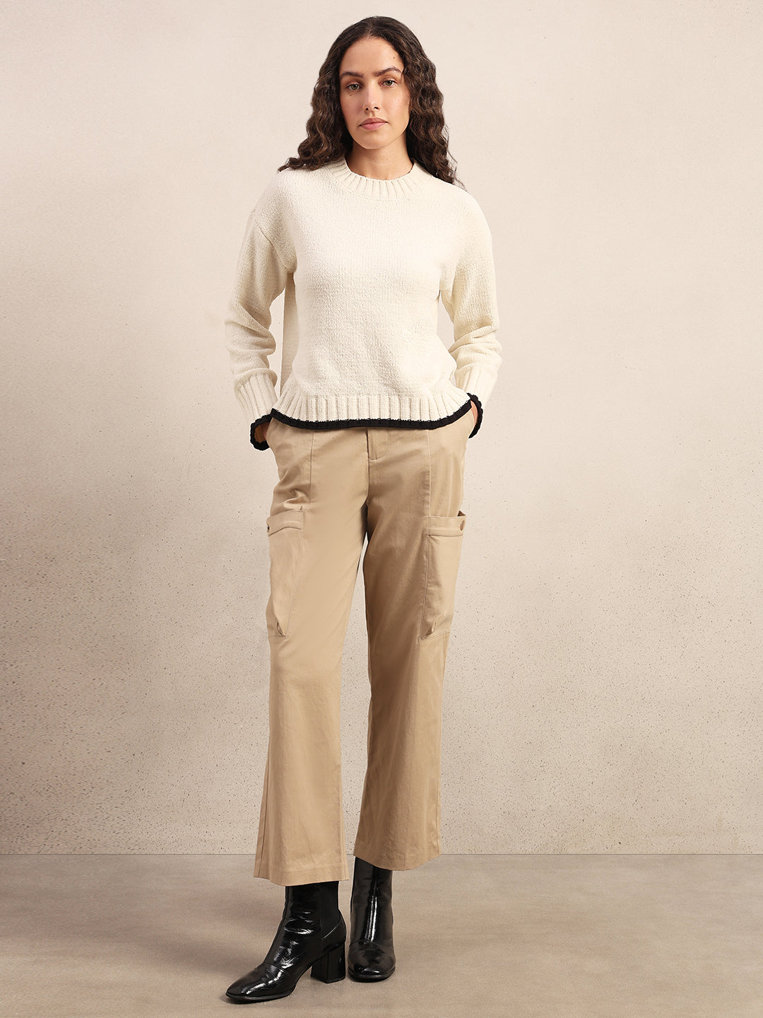 O-Neck Contrast Hem Pullover