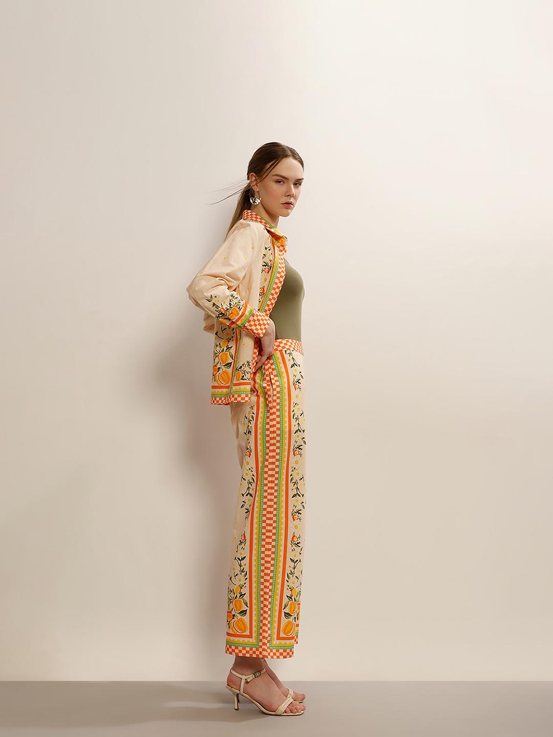 Vero Moda Yellow Printed Pants