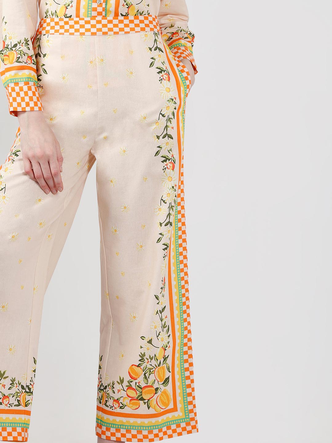 Vero Moda Yellow Printed Pants
