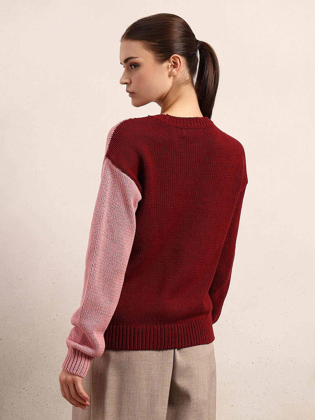 Dual Tone O-Neck Pullover