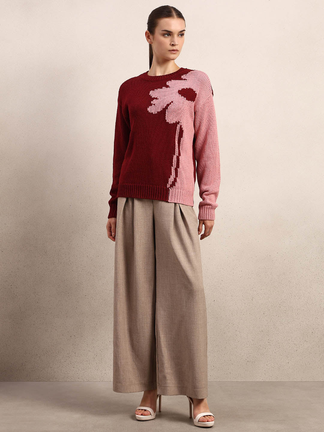 Dual Tone O-Neck Pullover