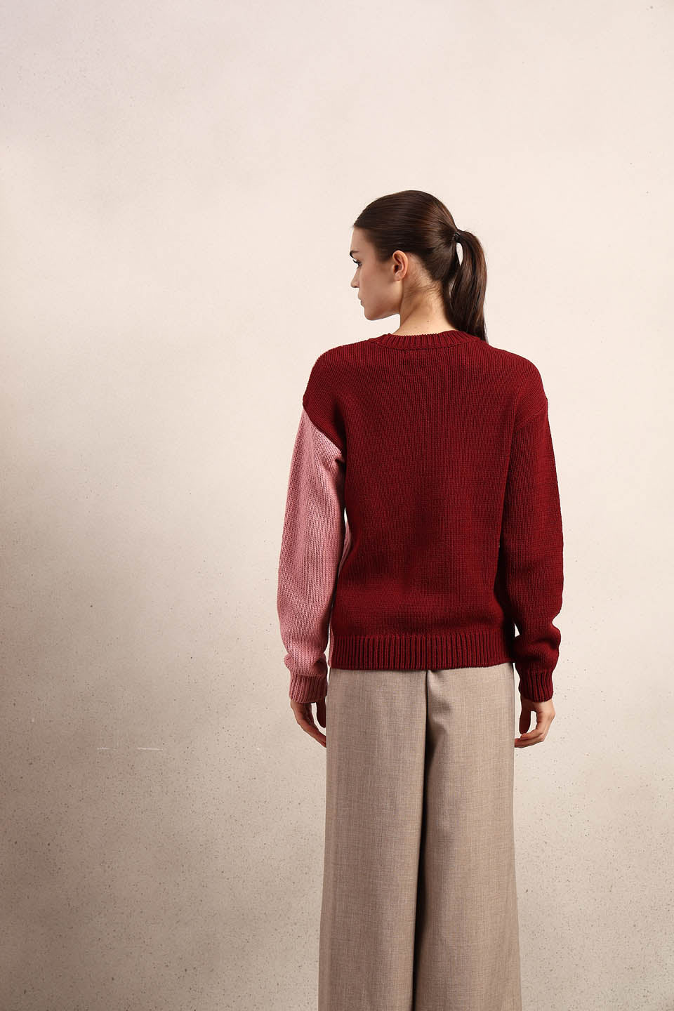 Dual Tone O-Neck Pullover