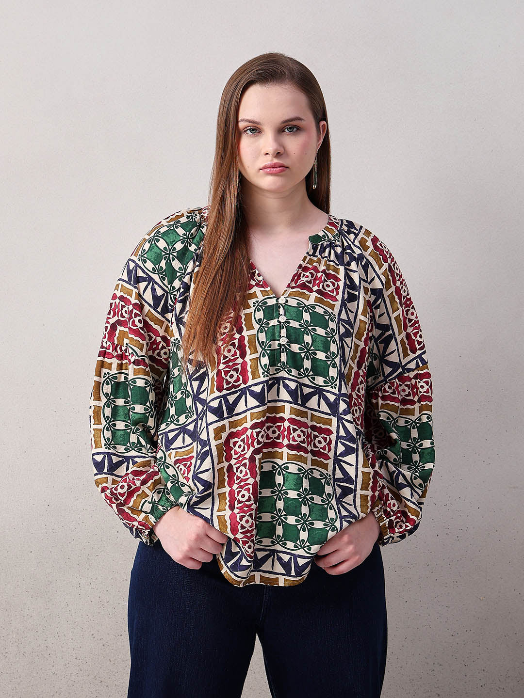 Curve Multi-Colour Printed V-Neck Top