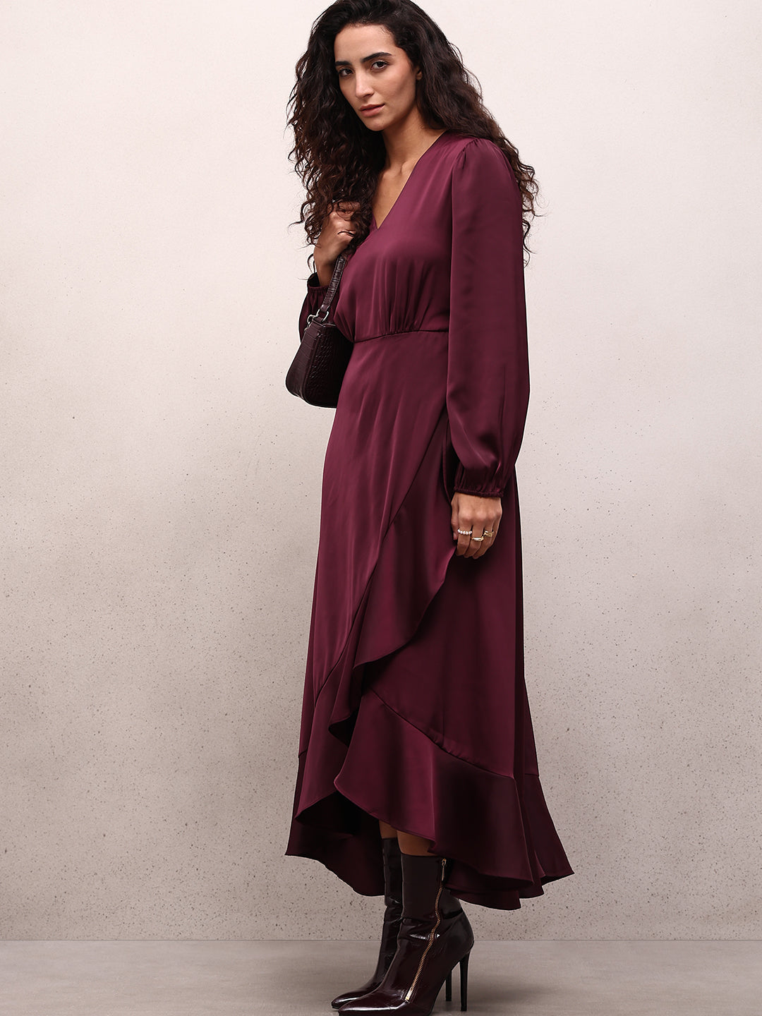 Ruffle Detail V-Neck Midi Dress