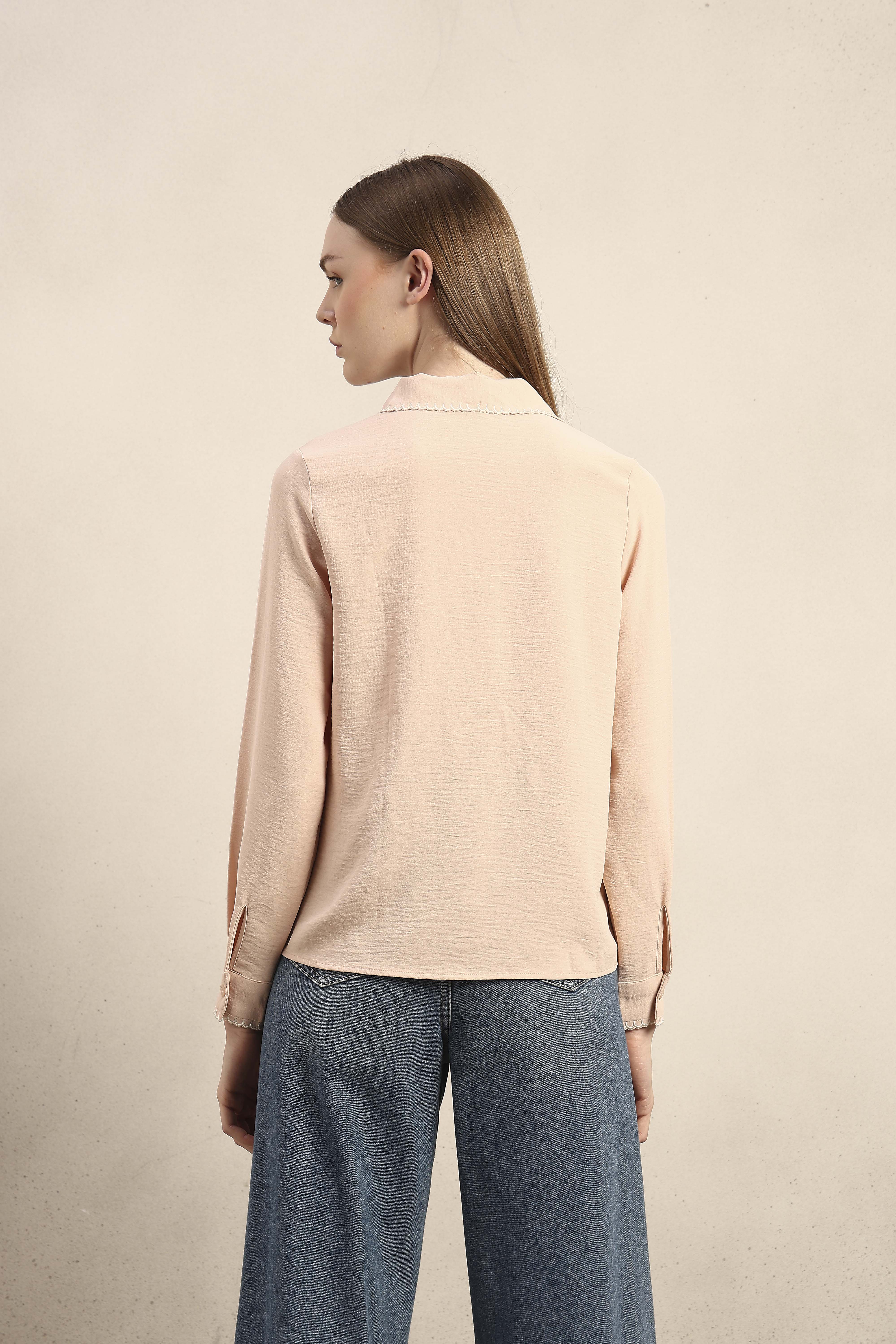 Scallop Collar Shirt