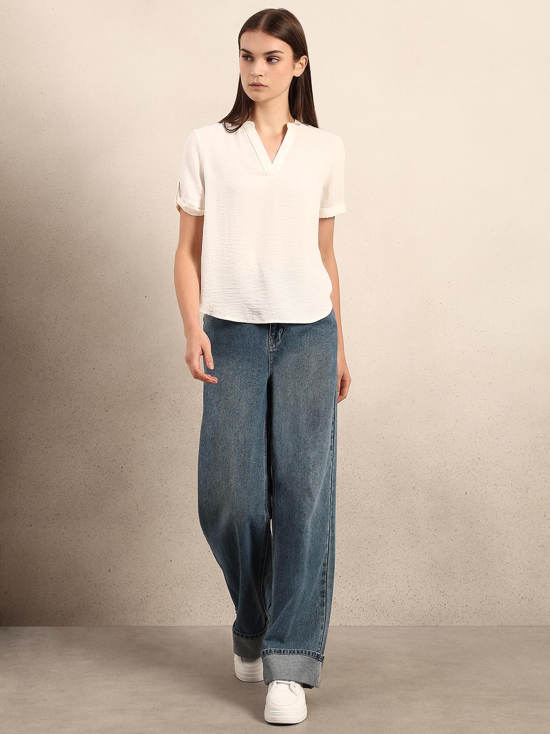 White V-Neck Short Sleeves Top