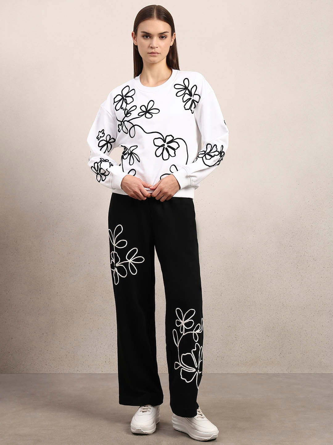 White Floral Print Sweatshirt