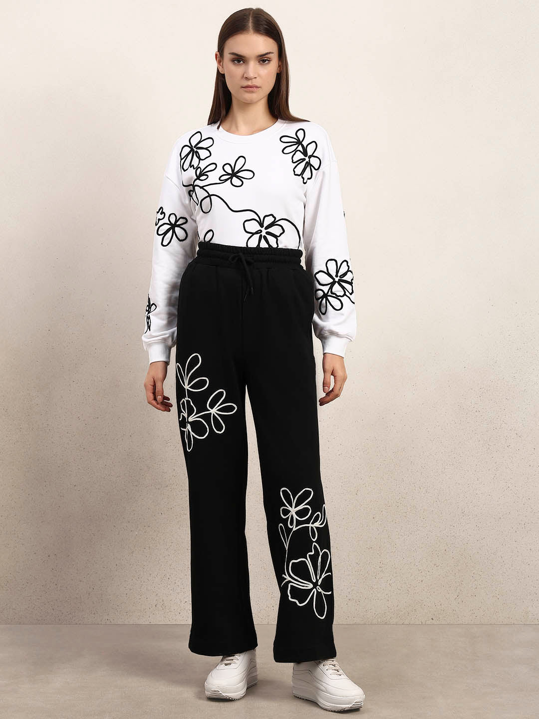 Floral Embroidered Sweatpants