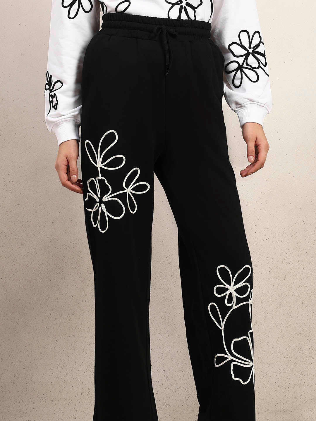 Floral Embroidered Sweatpants