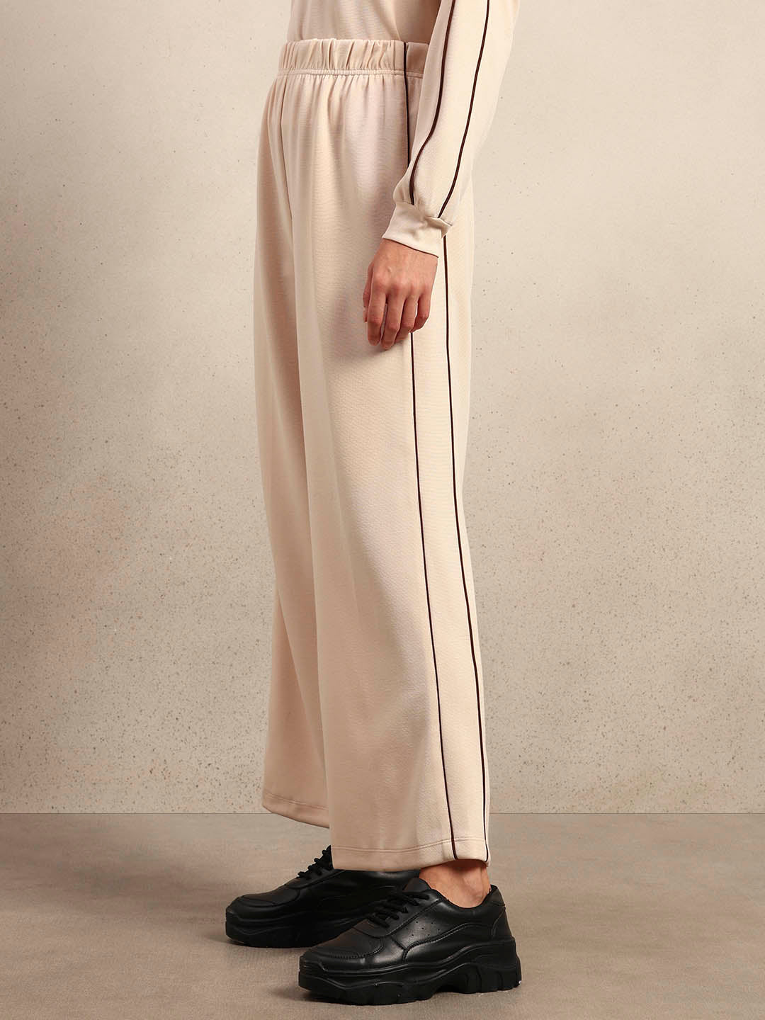 Relaxed Fit Wide Leg Sweatpants
