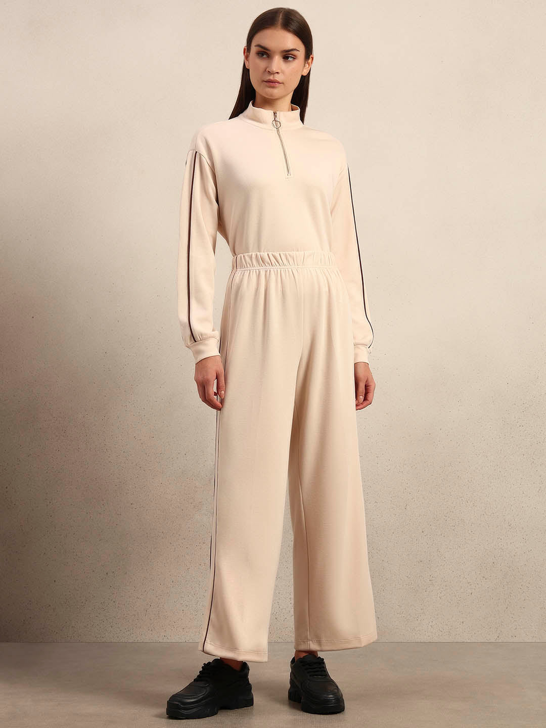 Relaxed Fit Wide Leg Sweatpants