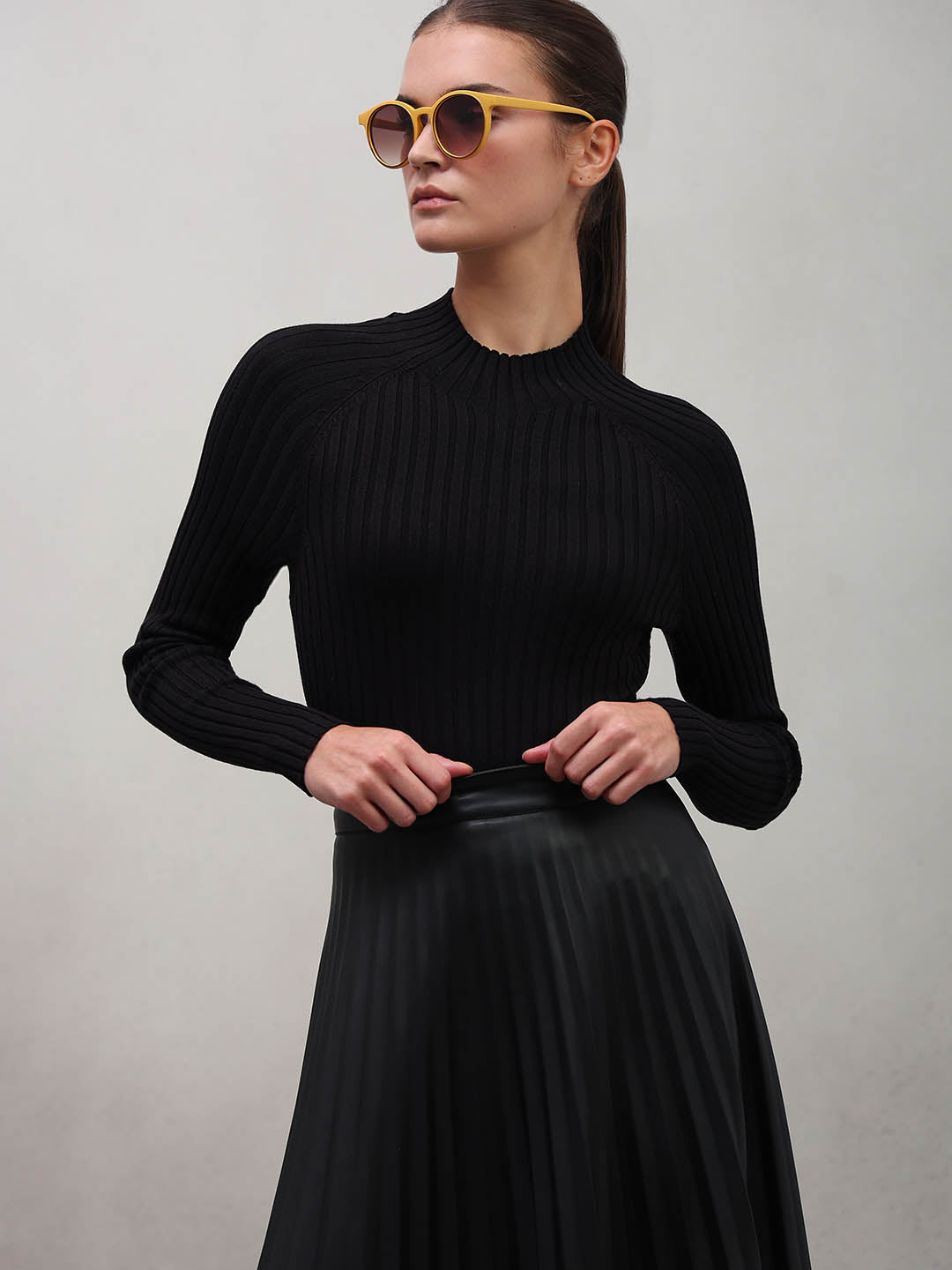 Black Ribbed Knit Fitted Top