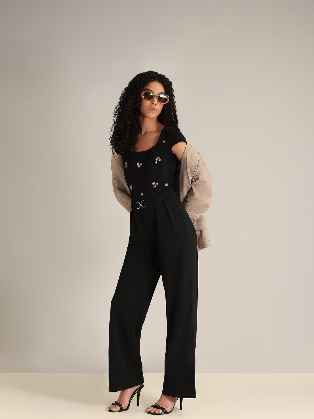 Photo inspiration: Black Wide Leg Pants Photo Inspiration