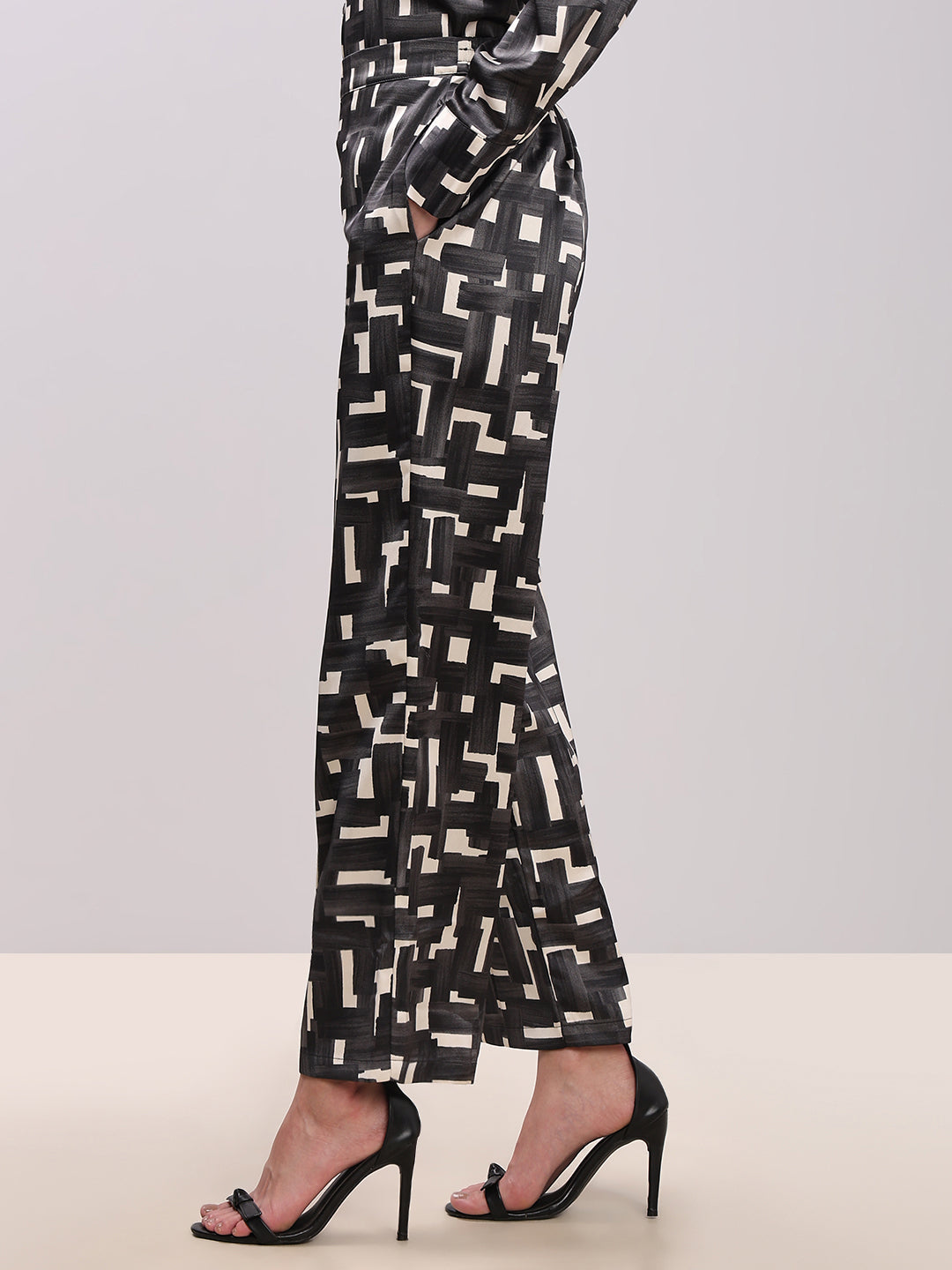 Geometric Print Straight Fit Pants