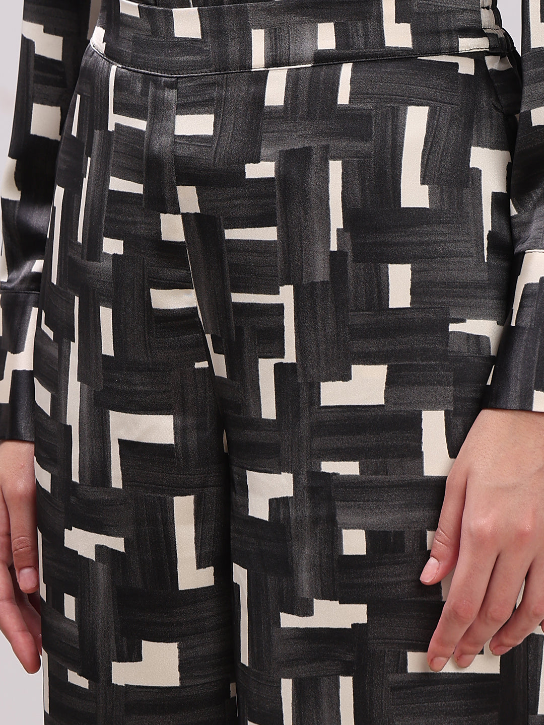 Geometric Print Straight Fit Pants