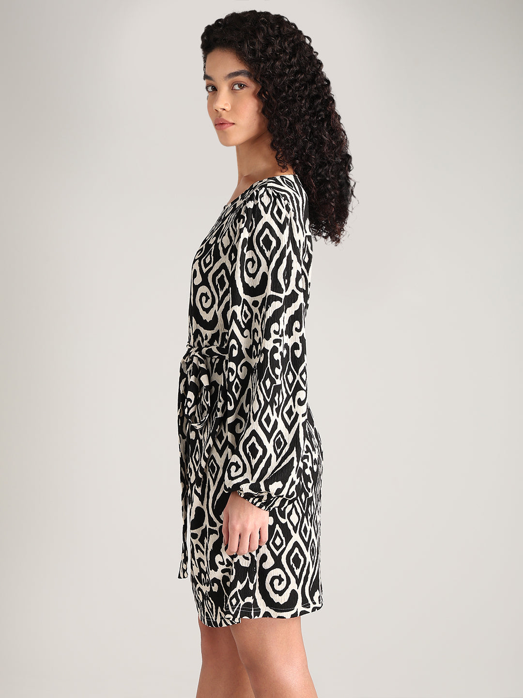 Black & White Printed Long-Sleeve Dress