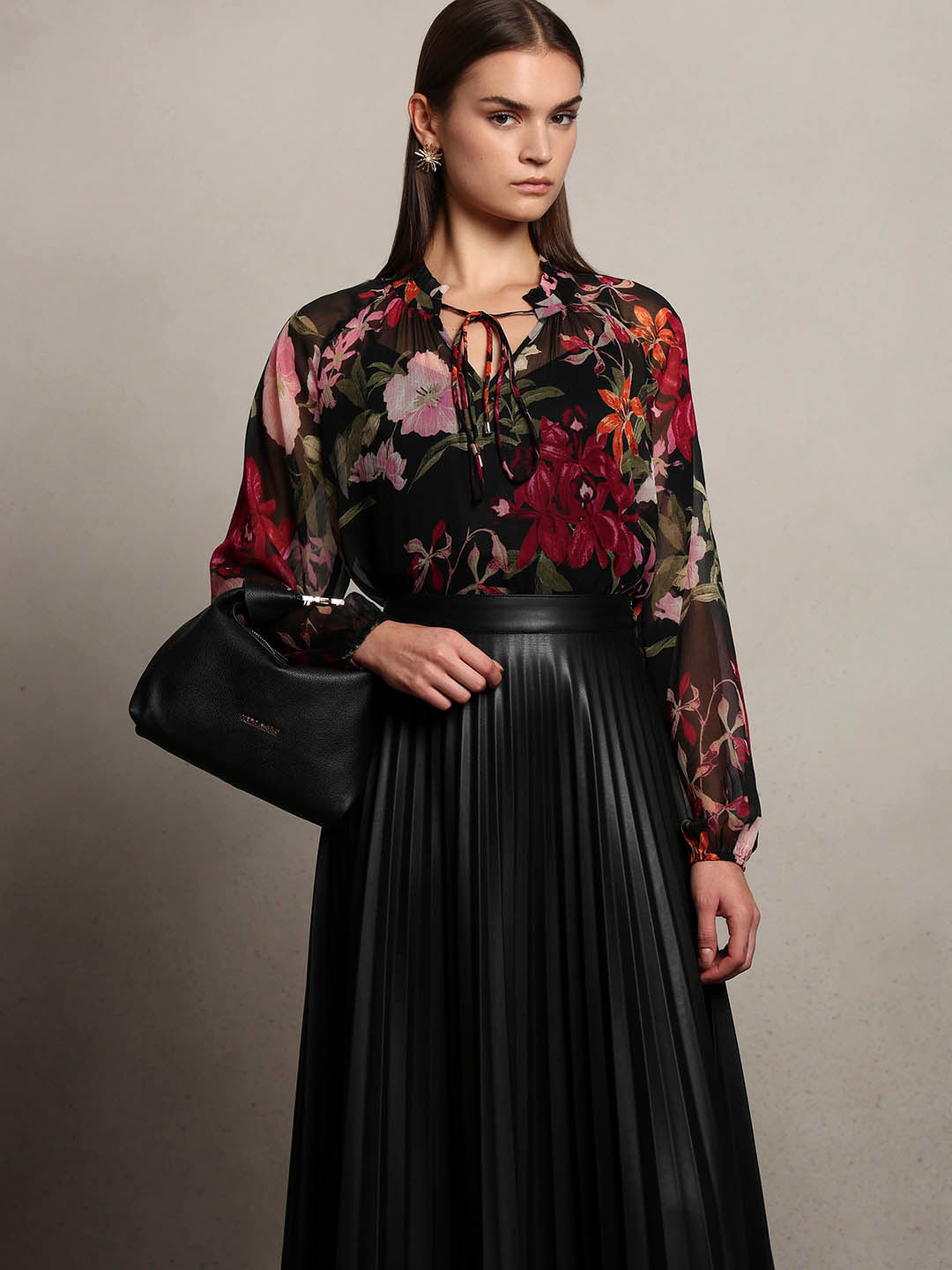 Flowy Floral Print Tie-Neck Top