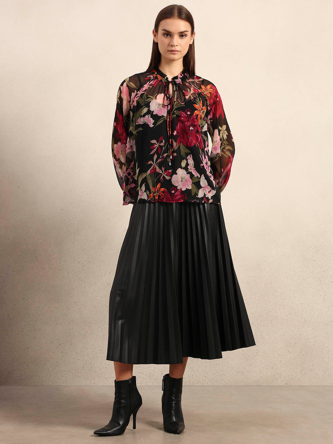 Flowy Floral Print Tie-Neck Top