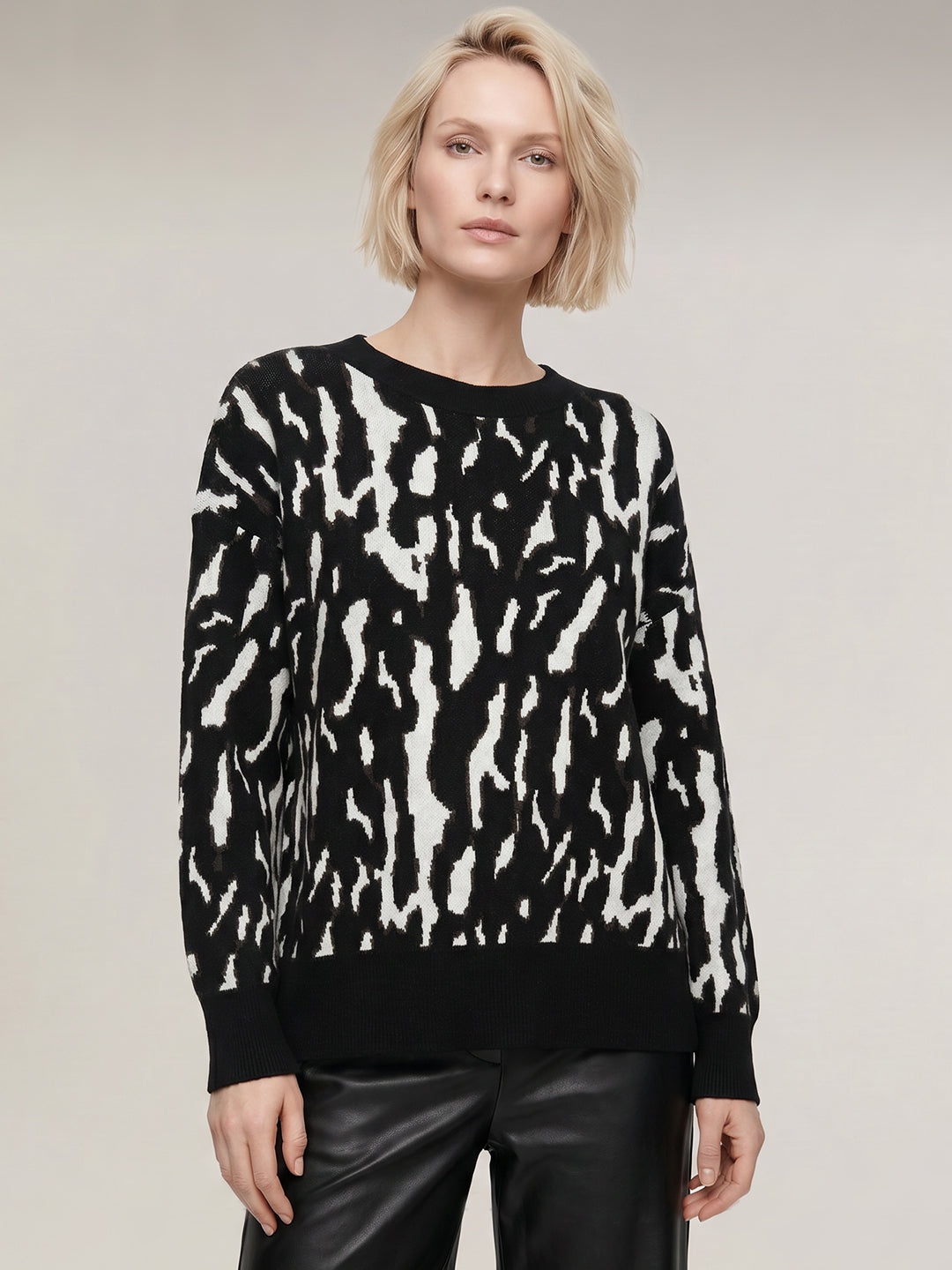 Black Printed O-Neck Pullover