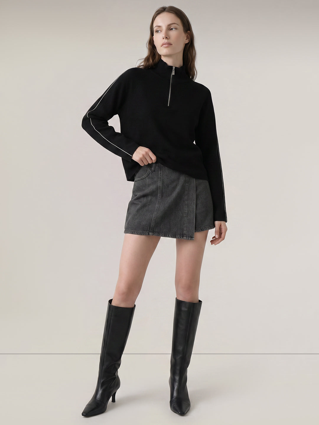 Black High Neck Zipper Pullover